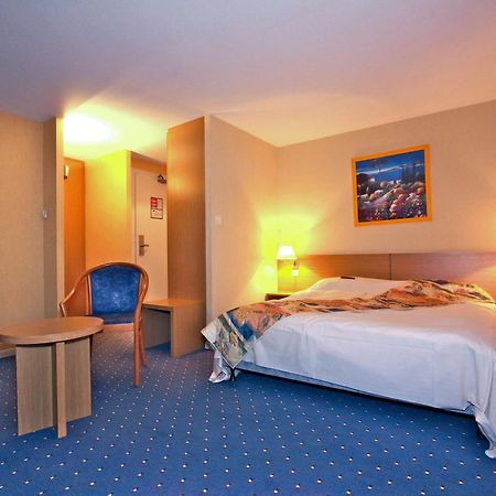 Mercure Hexagone Luxeuil Екстериор снимка