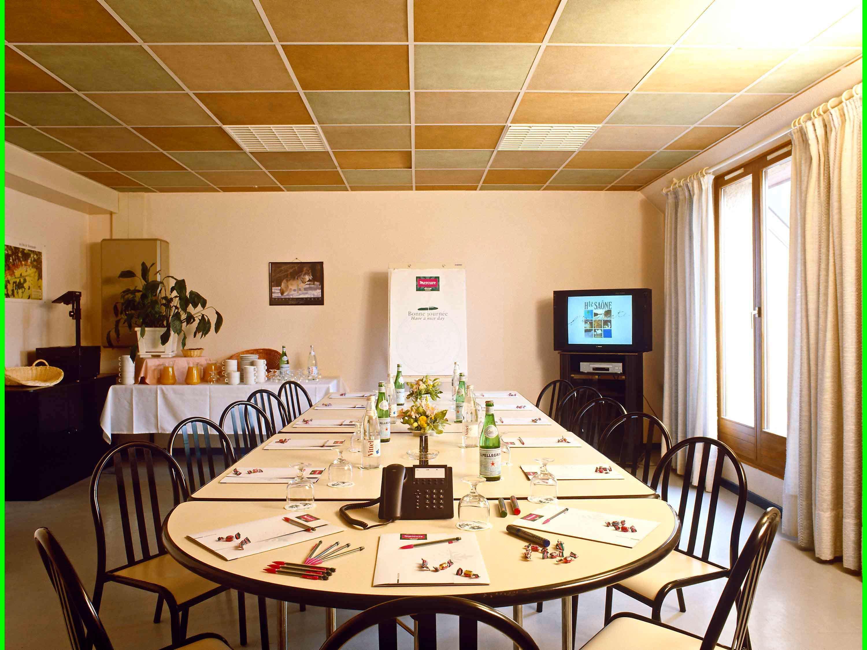 Mercure Hexagone Luxeuil Екстериор снимка