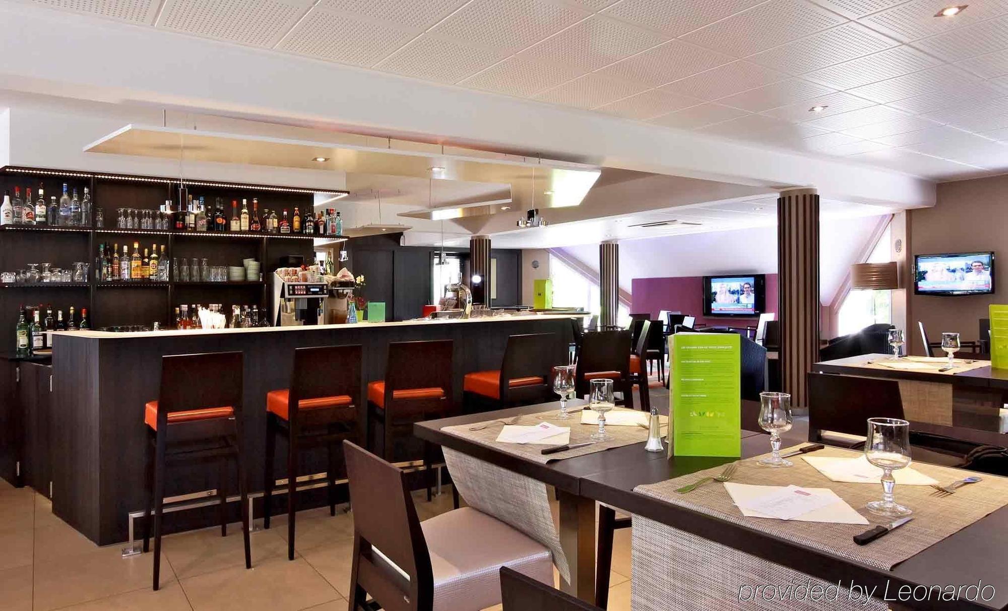 Mercure Hexagone Luxeuil Ресторант снимка